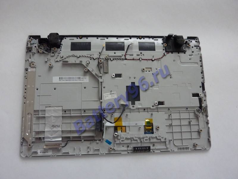 Верхняя панель ( топкейс ) с клавиатурой для ноутбука Samsung NP300E5A ( 15.6 дюймов ) 104-195-116355-116355