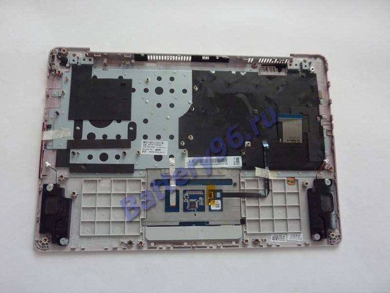Верхняя панель ( топкейс ) с клавиатурой для ноутбука Samsung NP530U4E 104-195-116357-116357